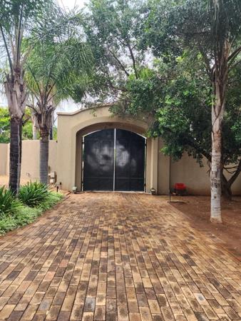 6 Bedroom House