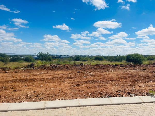 1 476 m² Land
