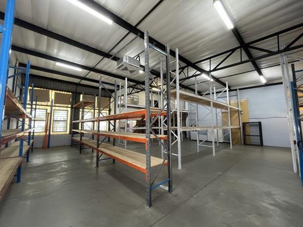 210 m² Industrial space