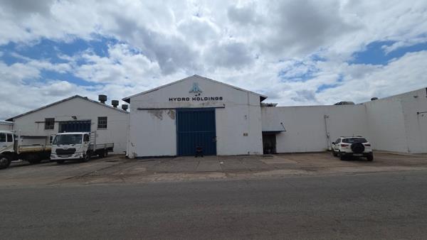 880  m² Industrial space