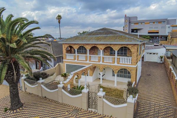10 Bedroom House