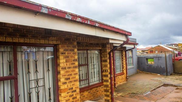 2 Bedroom House