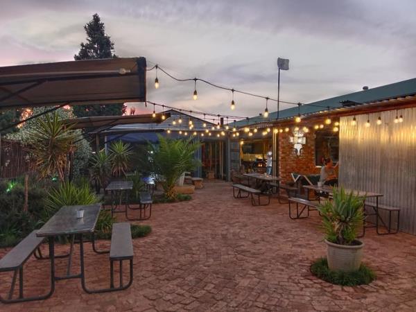 12 295  m² Commercial space