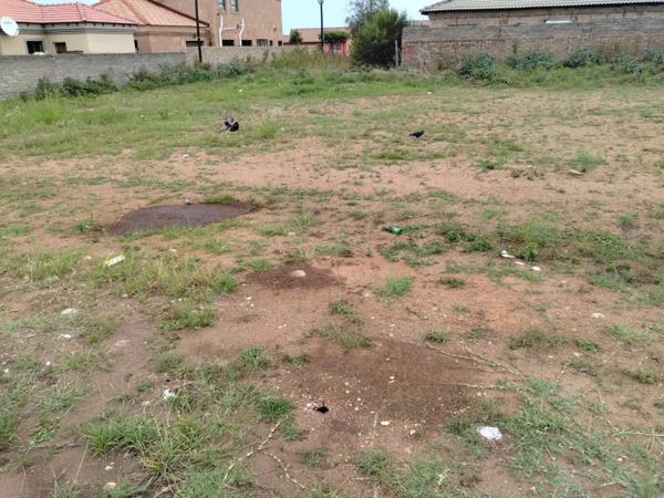 250 m² Land