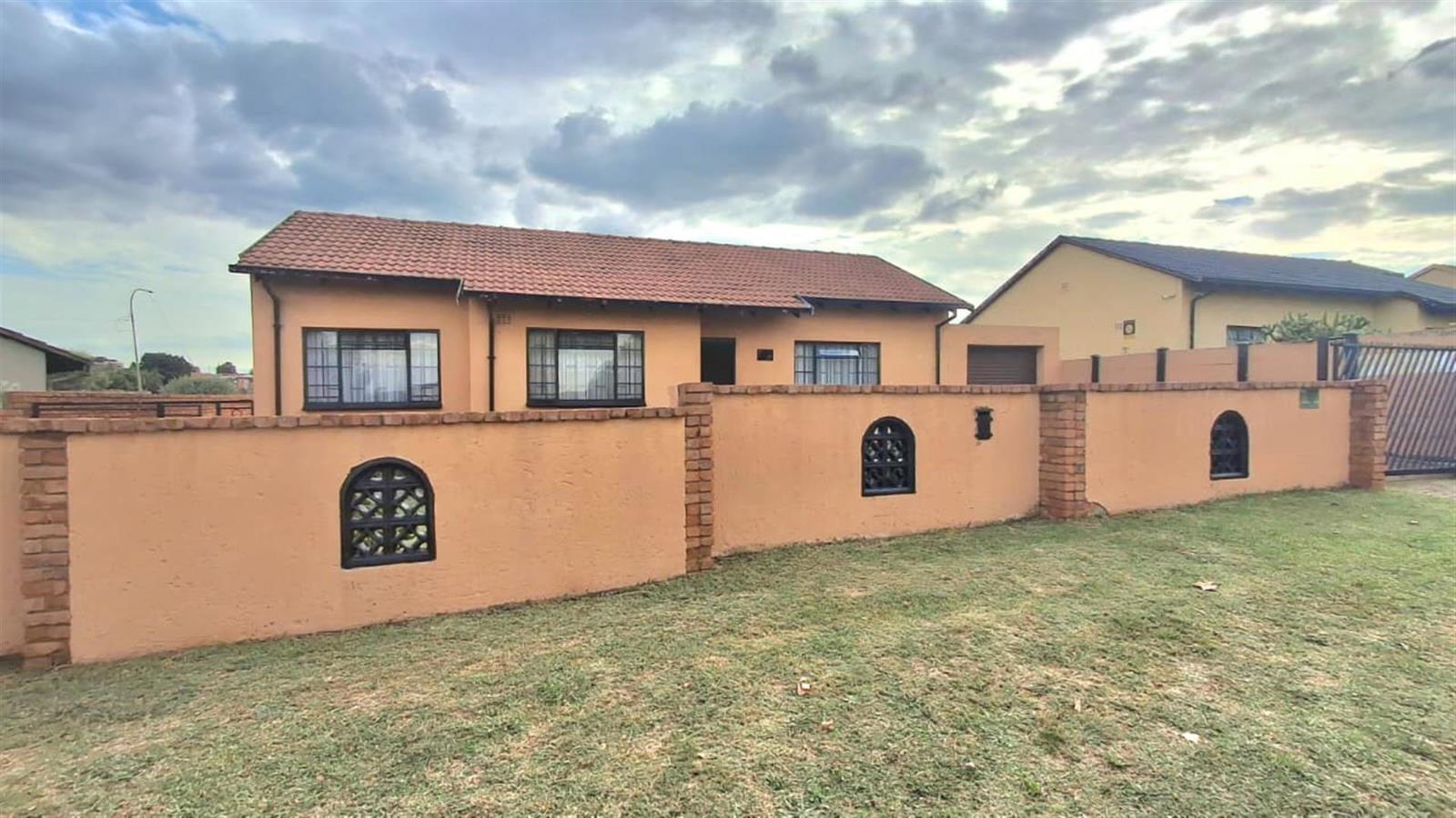 3 Bedroom House in Klipspruit West