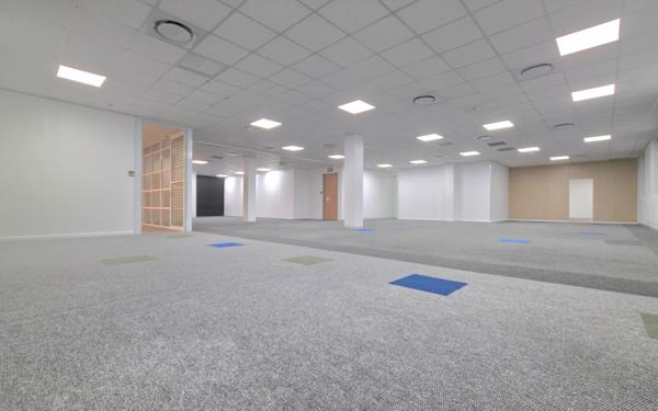 472 m² Office Space