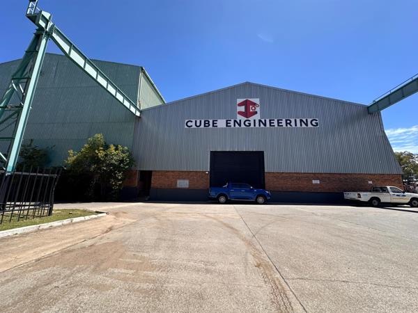 5 600 m² Industrial space