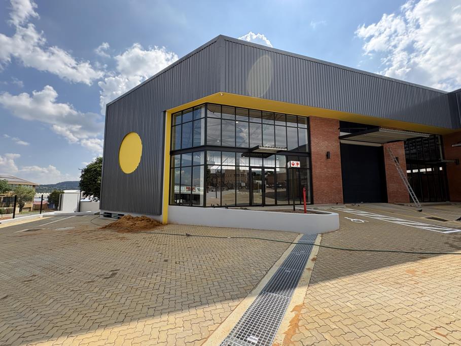 411  m² Industrial space