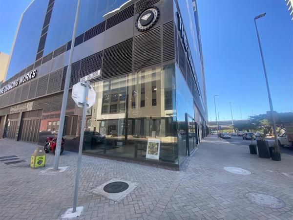 4 800  m² Commercial space