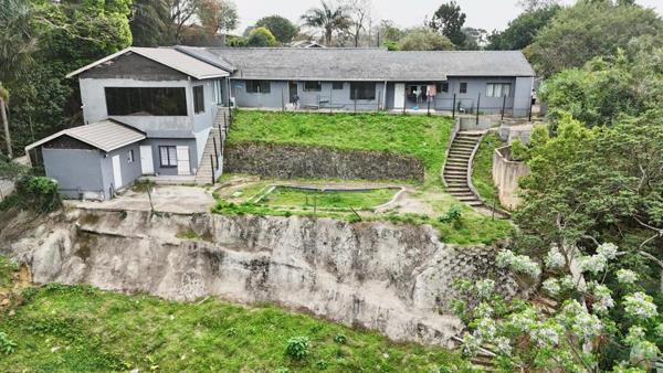 12 Bedroom House