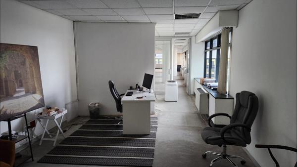 418 m² Office Space