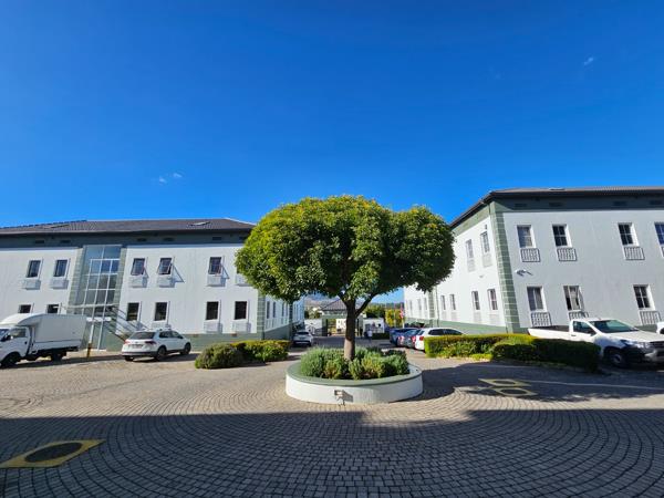 161 m² Commercial space