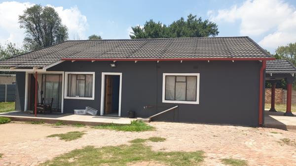 1 618 m² Land