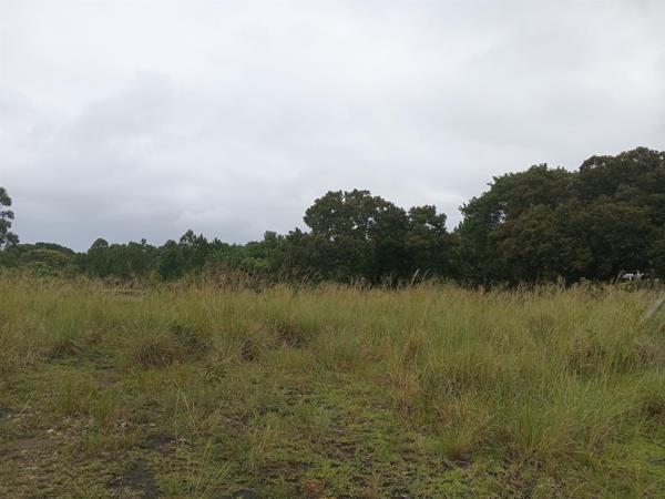 1 014 m² Land