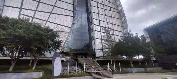 694 m² Commercial space