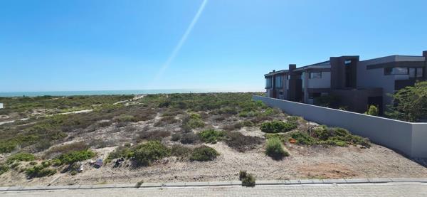 760 m² Land