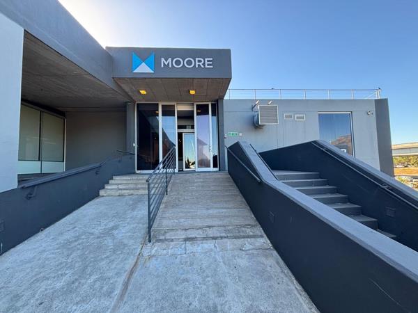 3 000 m² Commercial space