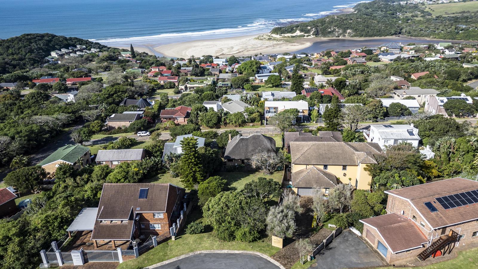 661 m² Land - More