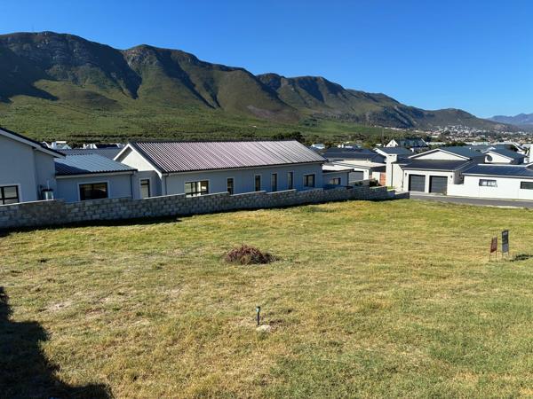 608 m² Land