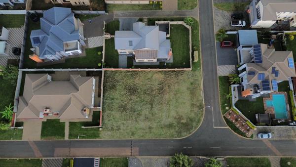548 m² Land