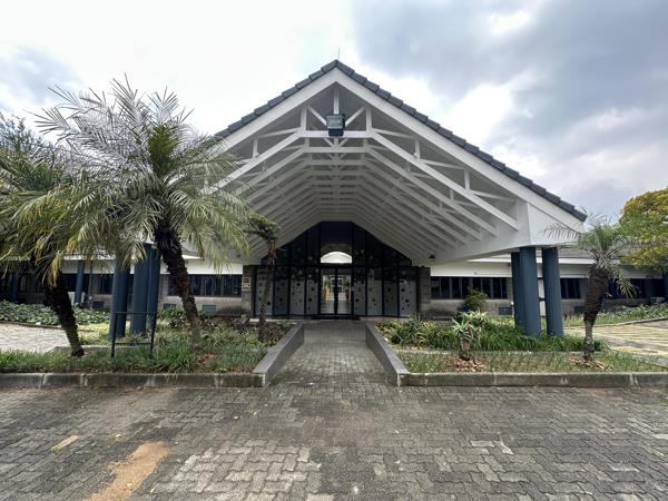 1 610 m² Commercial space