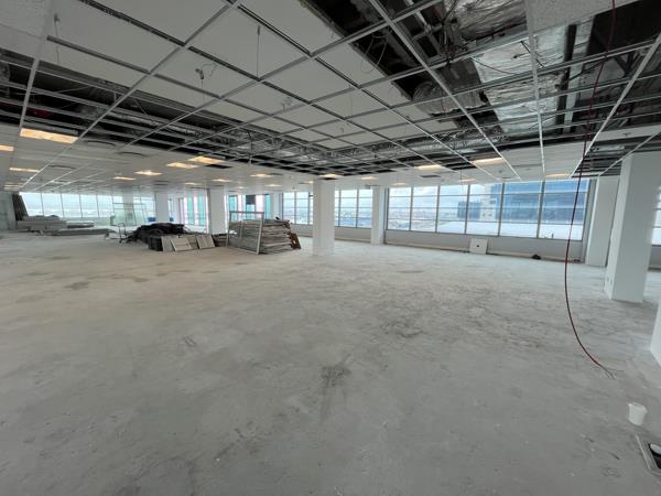 715 m² Commercial space