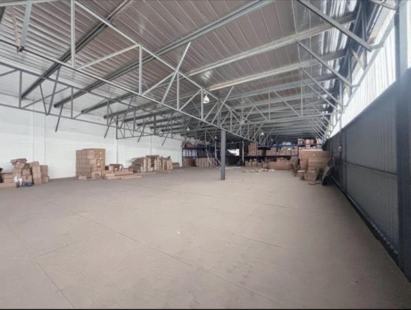 733 m² Industrial space