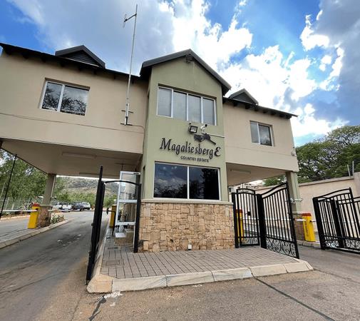 606 m² Land