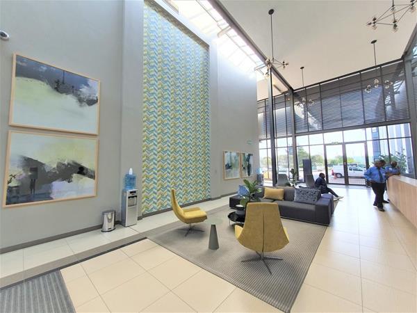 304 m² Office Space