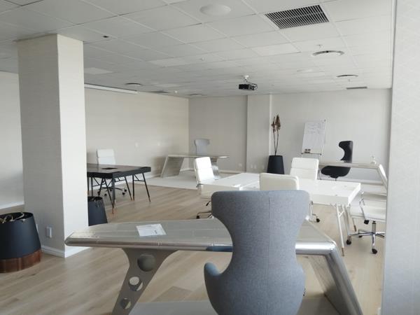 339 m² Office Space