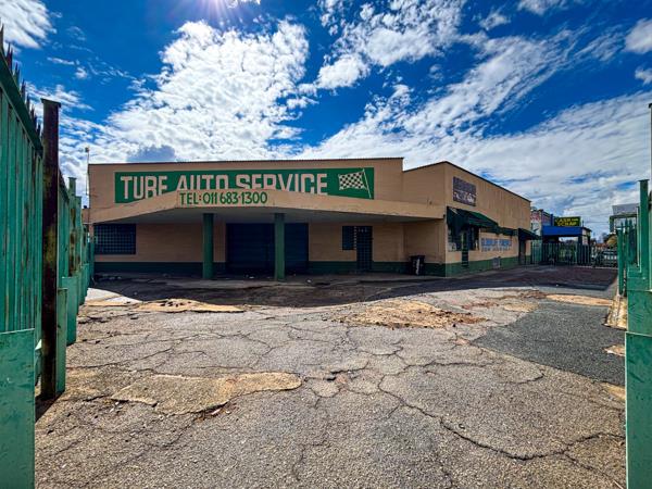 990 m² Commercial space