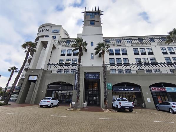 644 m² Commercial space