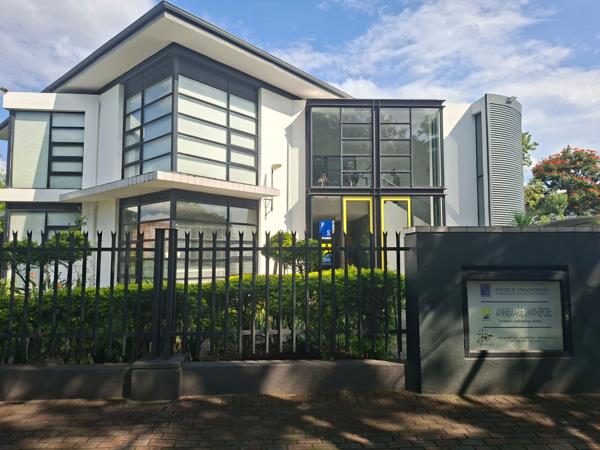 143 m² Commercial space