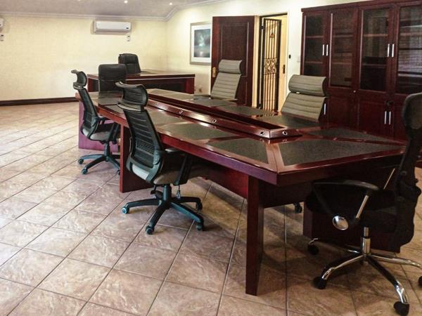 300 m² Commercial space