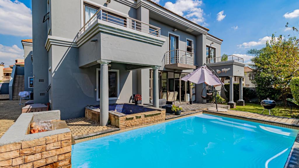 5 Bedroom House