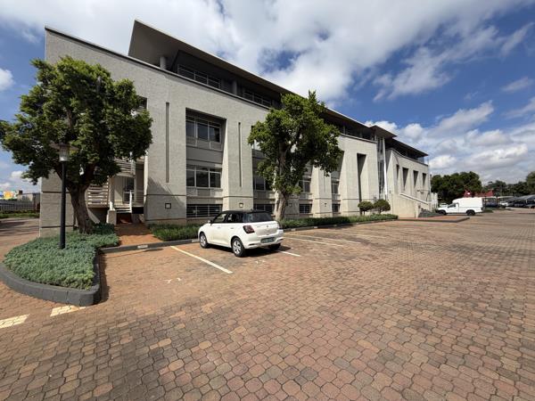 896 m² Commercial space