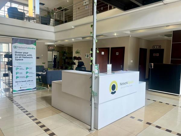 90.7 m² Office Space