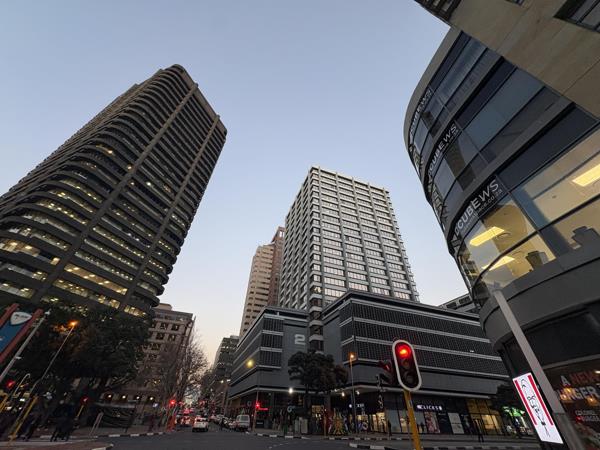 985 m² Commercial space