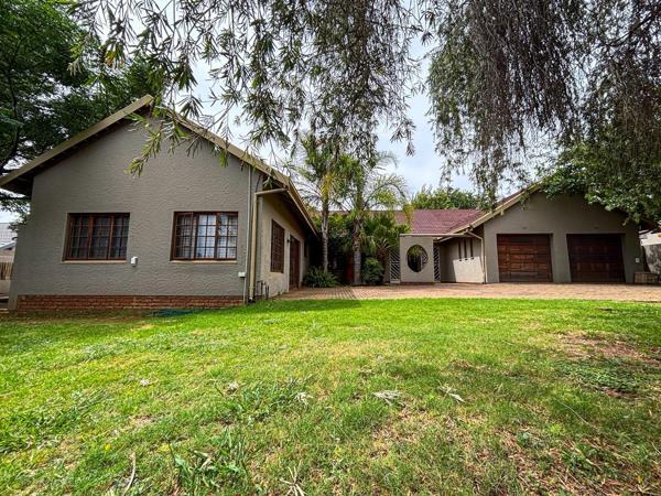6 Bedroom House