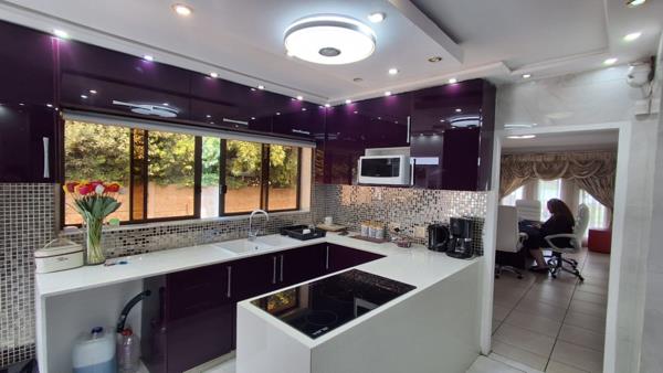 6 Bedroom House