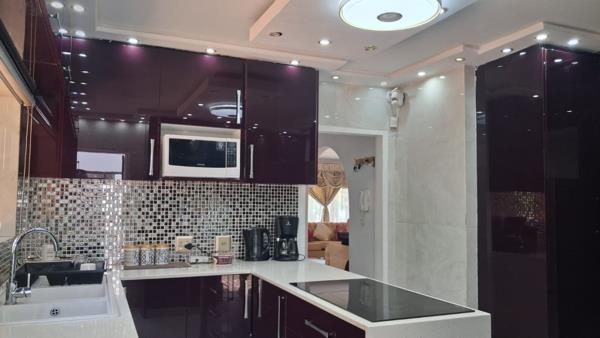 6 Bedroom House
