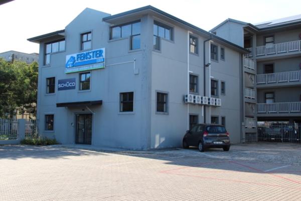 144 m² Commercial space