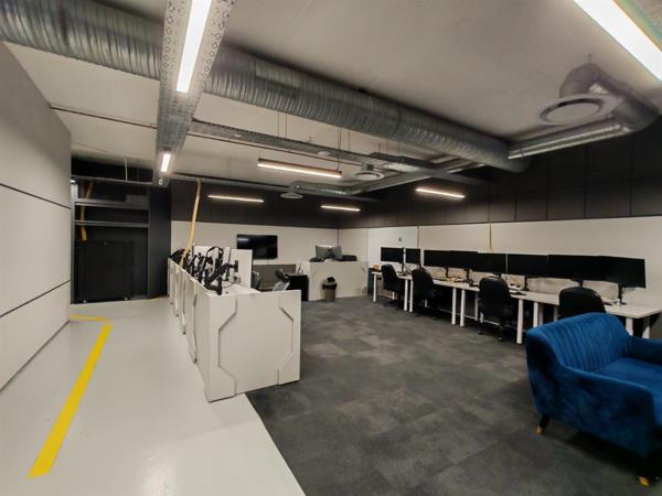 245 m² Commercial space