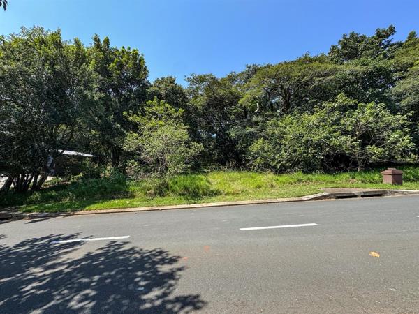 1 040 m² Land