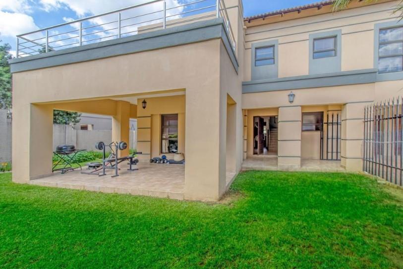 4 Bedroom House in Kyalami Glen Estate
