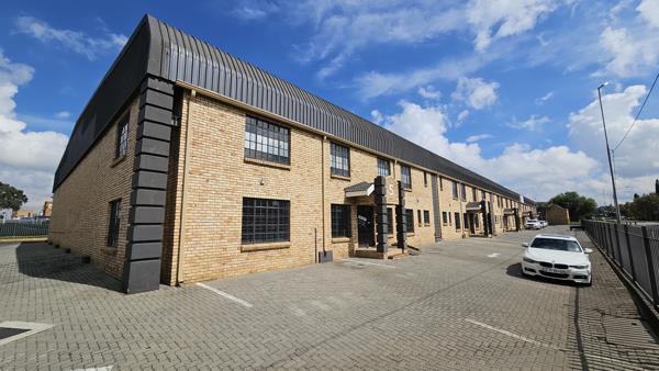 748 m² Industrial space