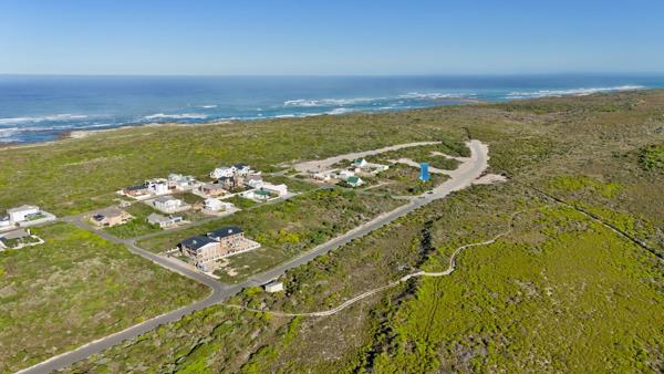 600 m² Land