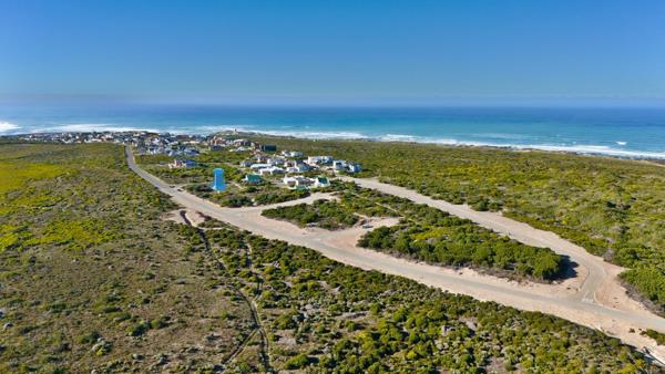 600 m² Land