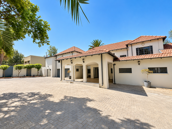 6 Bedroom House