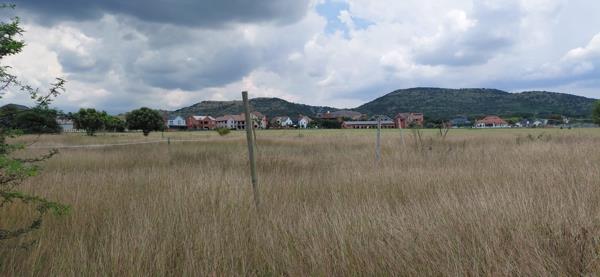 1 076 m² Land